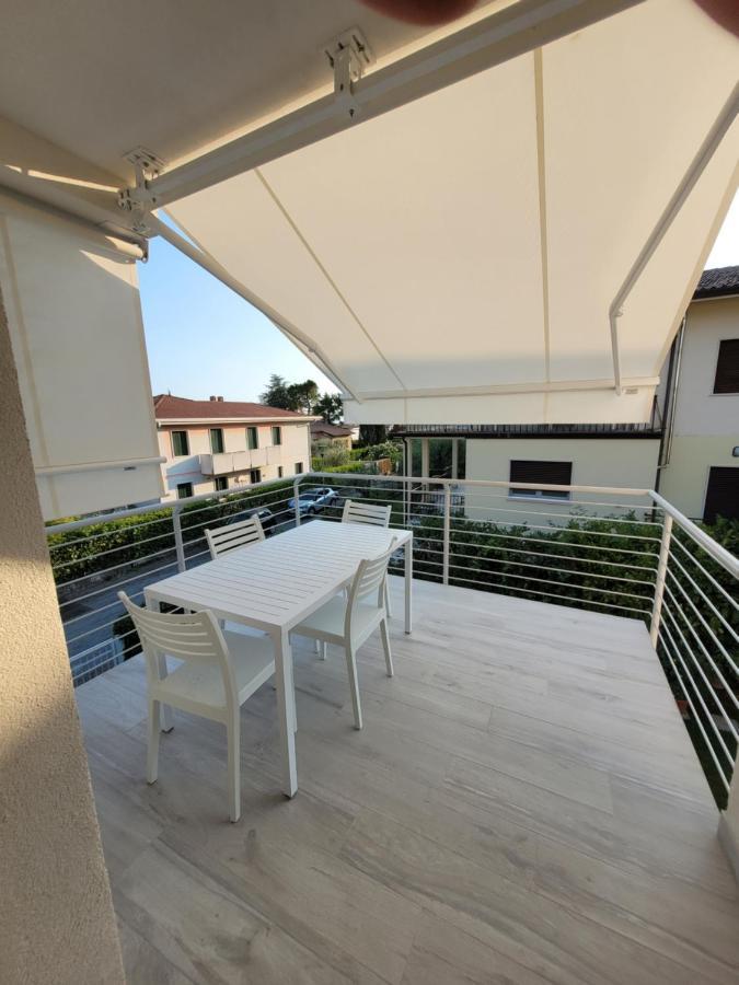 Garda View - Nuovo Appartamento Con Solarium Vista Lago Eksteriør bilde