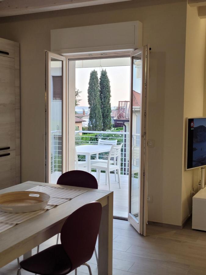 Garda View - Nuovo Appartamento Con Solarium Vista Lago Eksteriør bilde