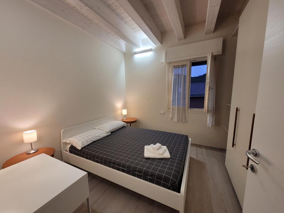 Garda View - Nuovo Appartamento Con Solarium Vista Lago Eksteriør bilde