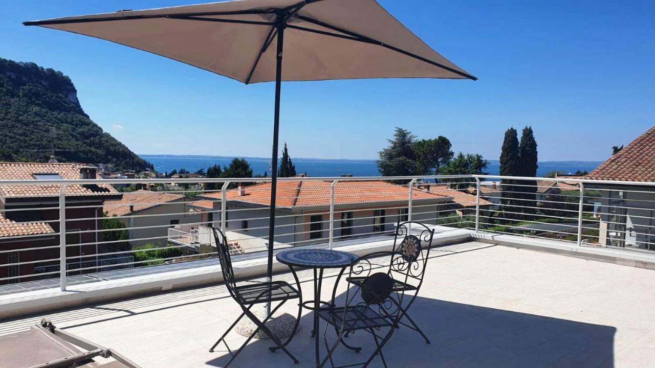 Garda View - Nuovo Appartamento Con Solarium Vista Lago Eksteriør bilde
